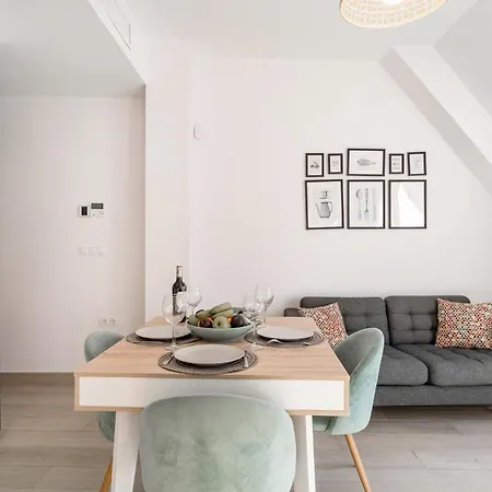 Beautiful Apartment In Fuengirola فوينخيرولا