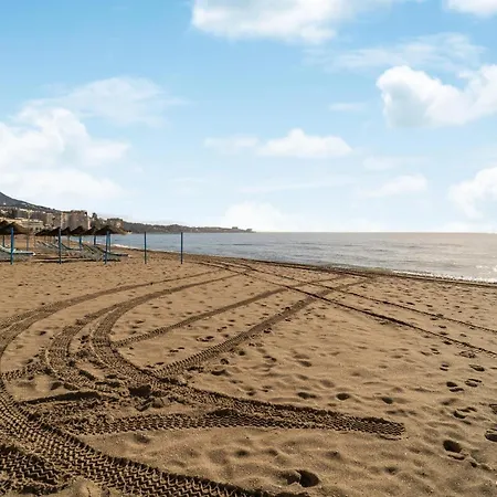 Beautiful Apartment In Fuengirola شقة *